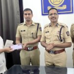 नांदेड पोलिसांची उल्लेखनीय कामगिरी; ३० हरवलेले व चोरीस गेलेले मोबाईल मूळ मालकांना परत